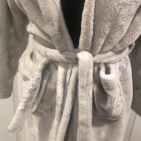 robe - Picture 3 of 5